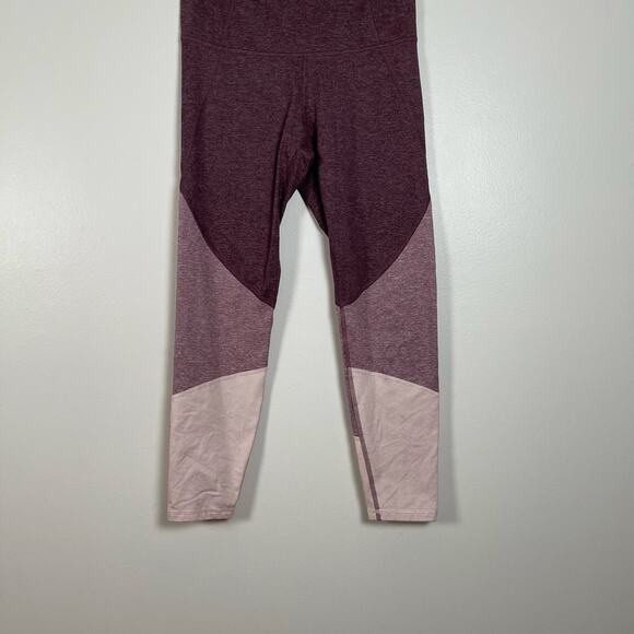 Old Navy • High-Waisted Elevate 7/8-Length Color-Block Leggings - Picture 2 of 5